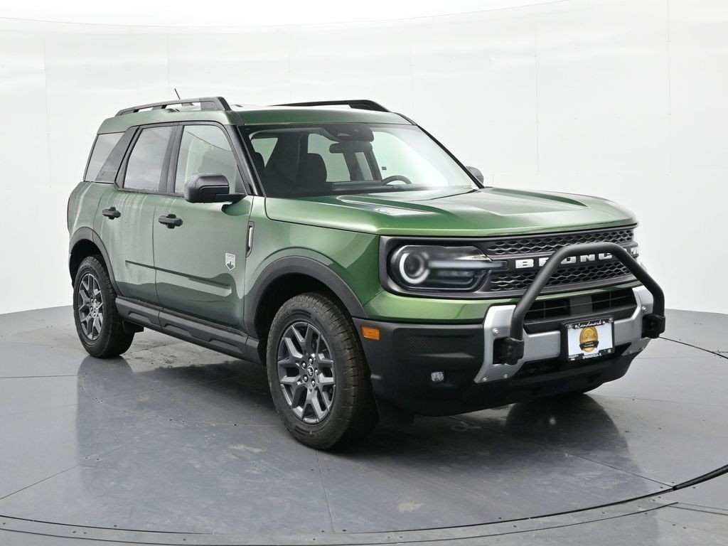 Ford Bronco Sport Vehicle Full-screen Gallery Image 4