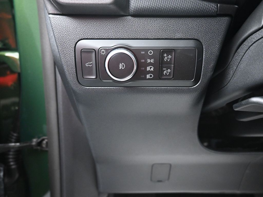 Ford Bronco Sport Vehicle Full-screen Gallery Image 15