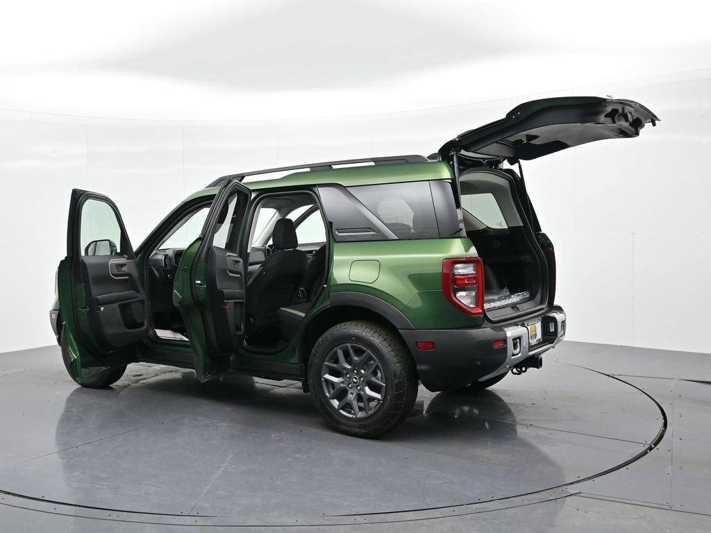 Ford Bronco Sport Vehicle Full-screen Gallery Image 27