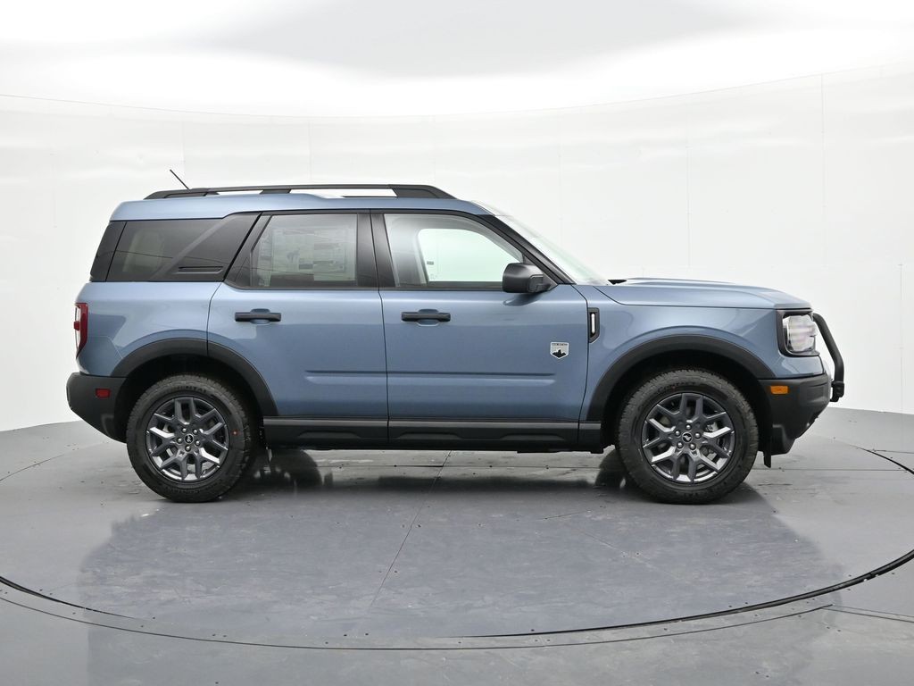 Ford Bronco Sport Vehicle Full-screen Gallery Image 5