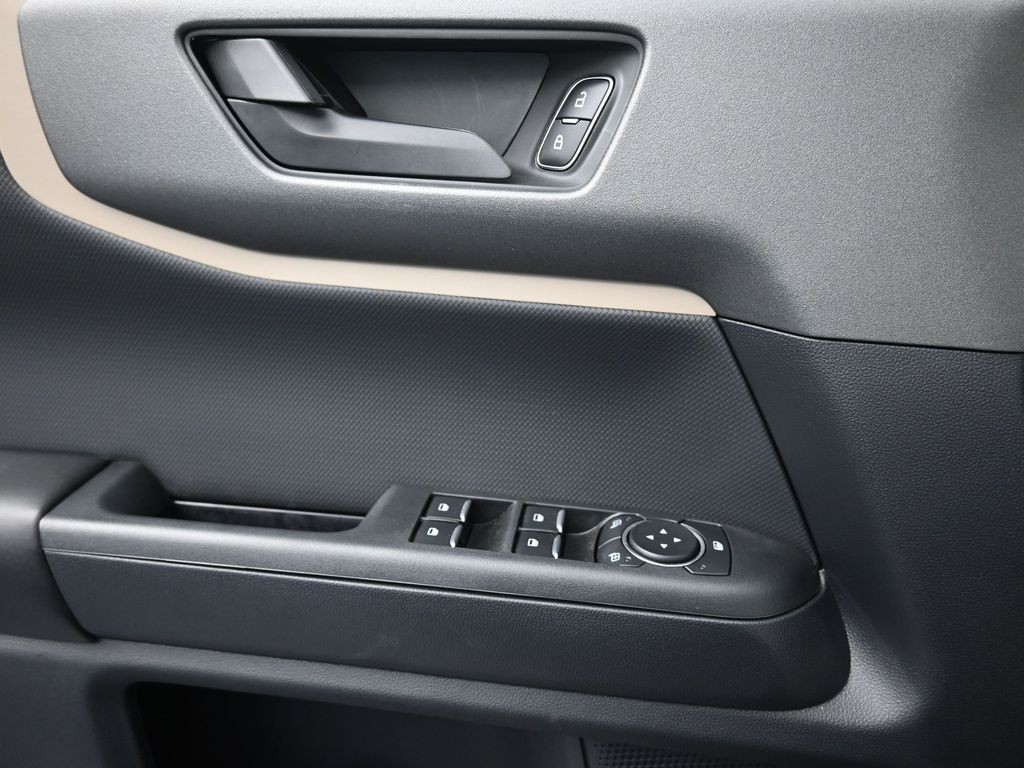 Ford Bronco Sport Vehicle Full-screen Gallery Image 15