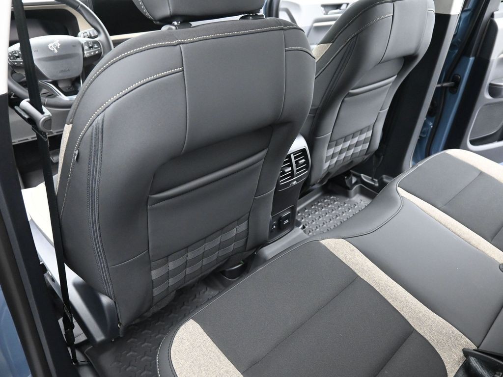 Ford Bronco Sport Vehicle Full-screen Gallery Image 17