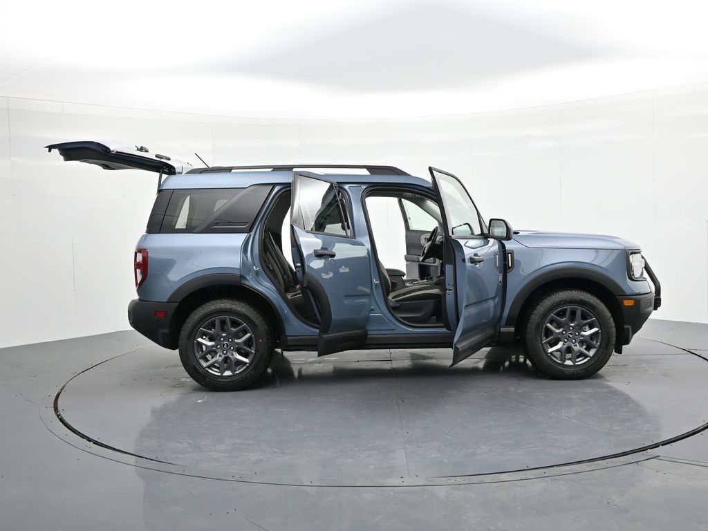 Ford Bronco Sport Vehicle Full-screen Gallery Image 26