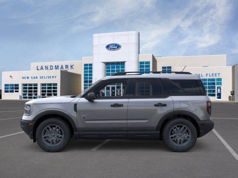 Ford Bronco Sport Vehicle Full-screen Gallery Image 3