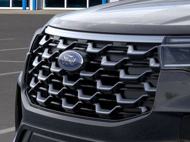 Ford Explorer Vehicle Full-screen Gallery Image 17