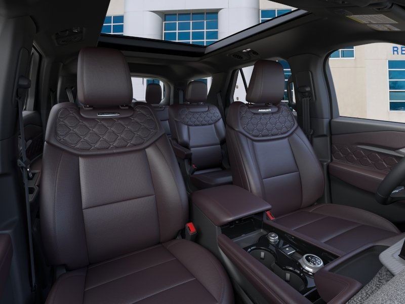 Ford Explorer Vehicle Full-screen Gallery Image 10