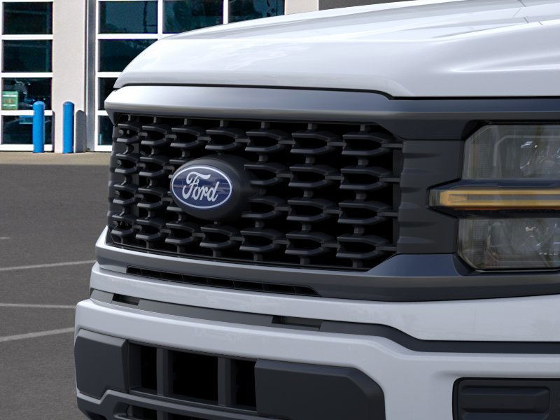 Ford F-150 Vehicle Full-screen Gallery Image 17