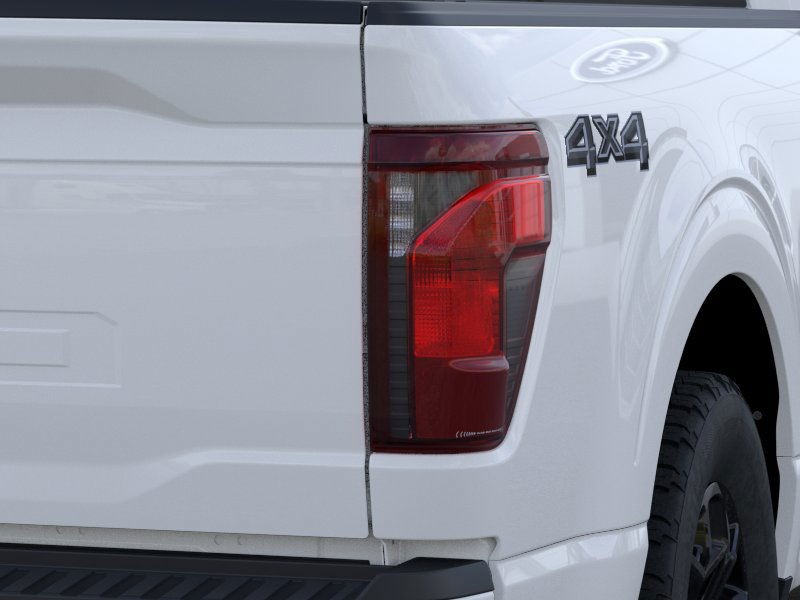 Ford F-150 Vehicle Full-screen Gallery Image 21