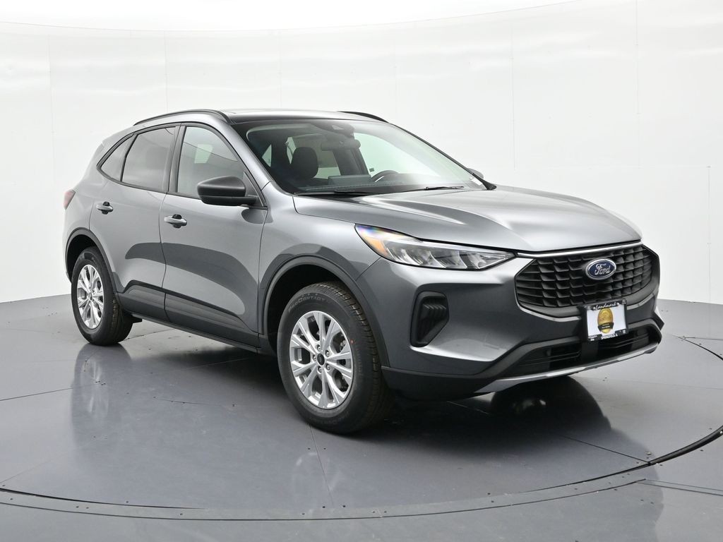 Ford Escape Vehicle Full-screen Gallery Image 4