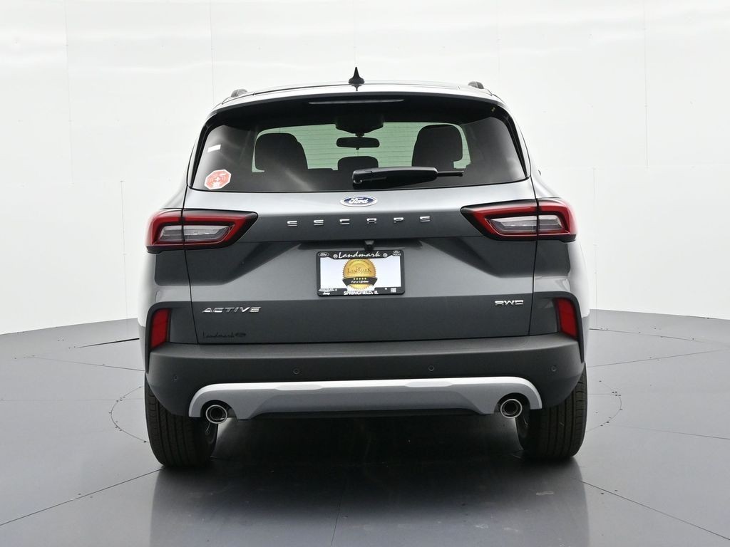 Ford Escape Vehicle Full-screen Gallery Image 7