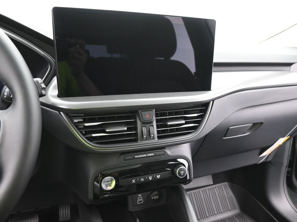 Ford Escape Vehicle Full-screen Gallery Image 11