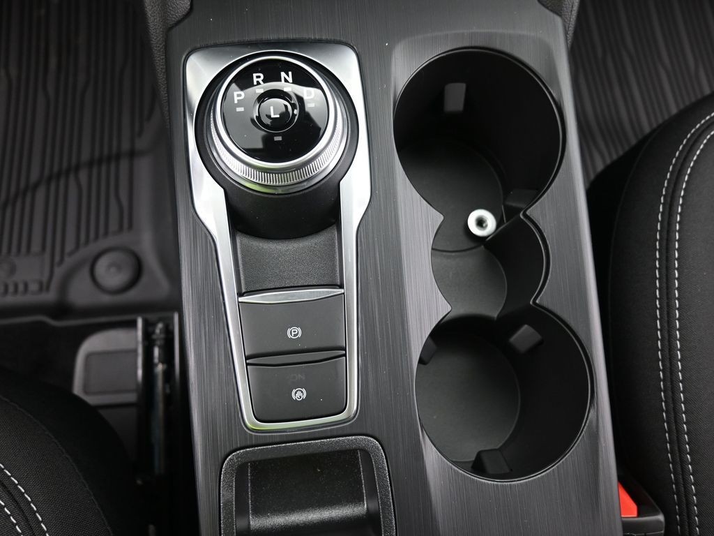 Ford Escape Vehicle Full-screen Gallery Image 13