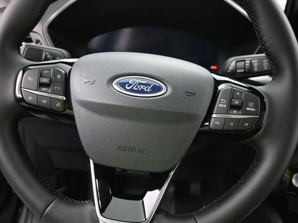 Ford Escape Vehicle Full-screen Gallery Image 14