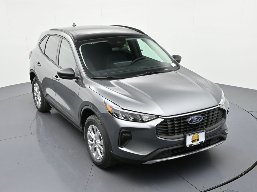 Ford Escape Vehicle Full-screen Gallery Image 18