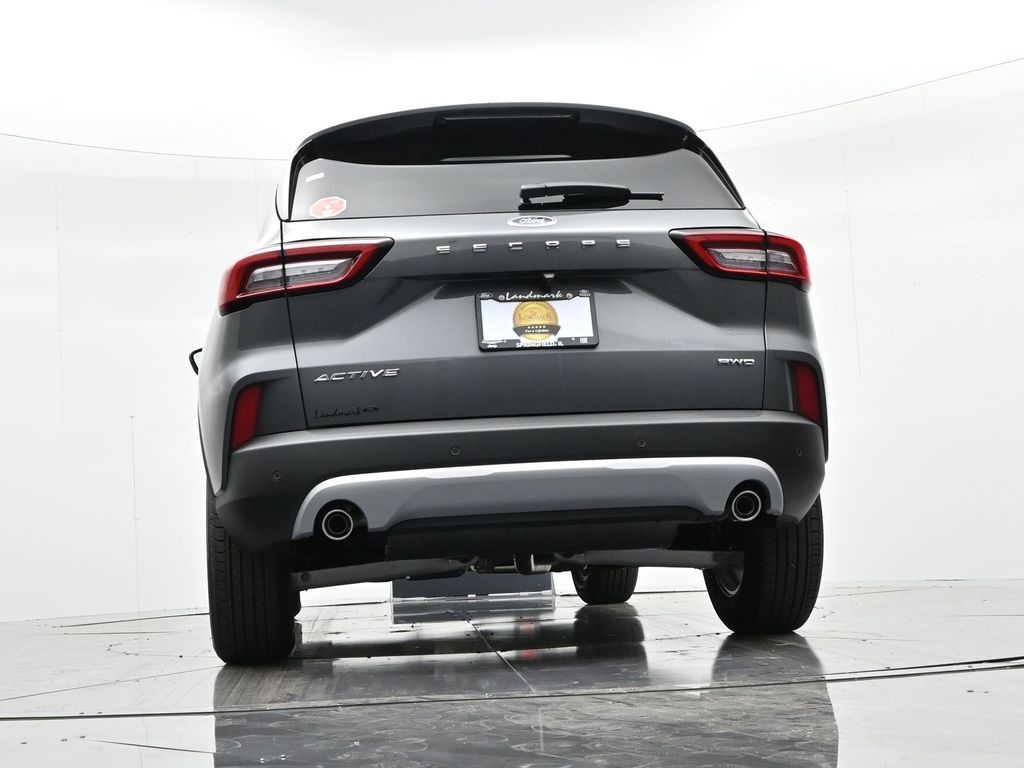 Ford Escape Vehicle Full-screen Gallery Image 23