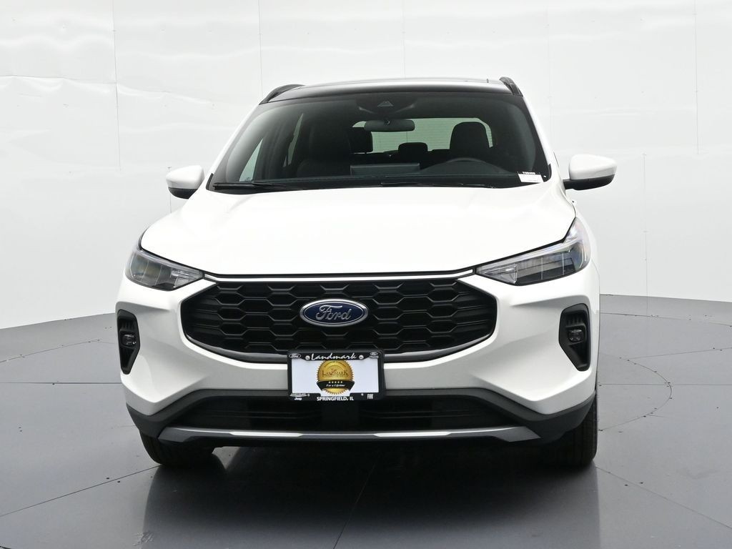 Ford Escape Hybrid Vehicle Full-screen Gallery Image 3