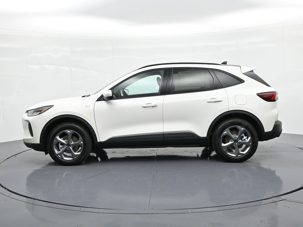Ford Escape Hybrid Vehicle Full-screen Gallery Image 9
