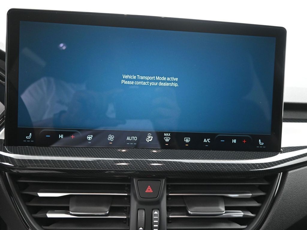 Ford Escape Hybrid Vehicle Full-screen Gallery Image 10