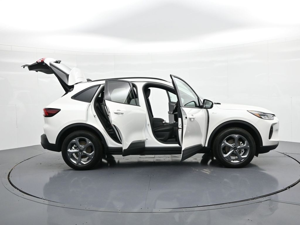 Ford Escape Hybrid Vehicle Full-screen Gallery Image 30