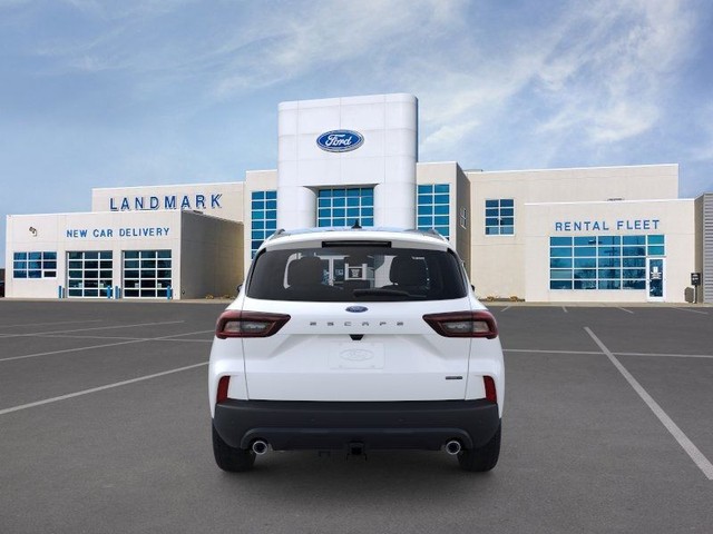 Ford Escape Hybrid Vehicle Full-screen Gallery Image 5