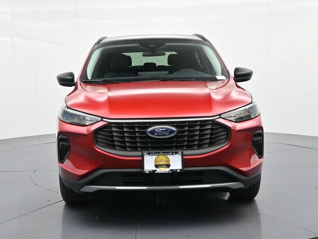 Ford Escape Vehicle Full-screen Gallery Image 3