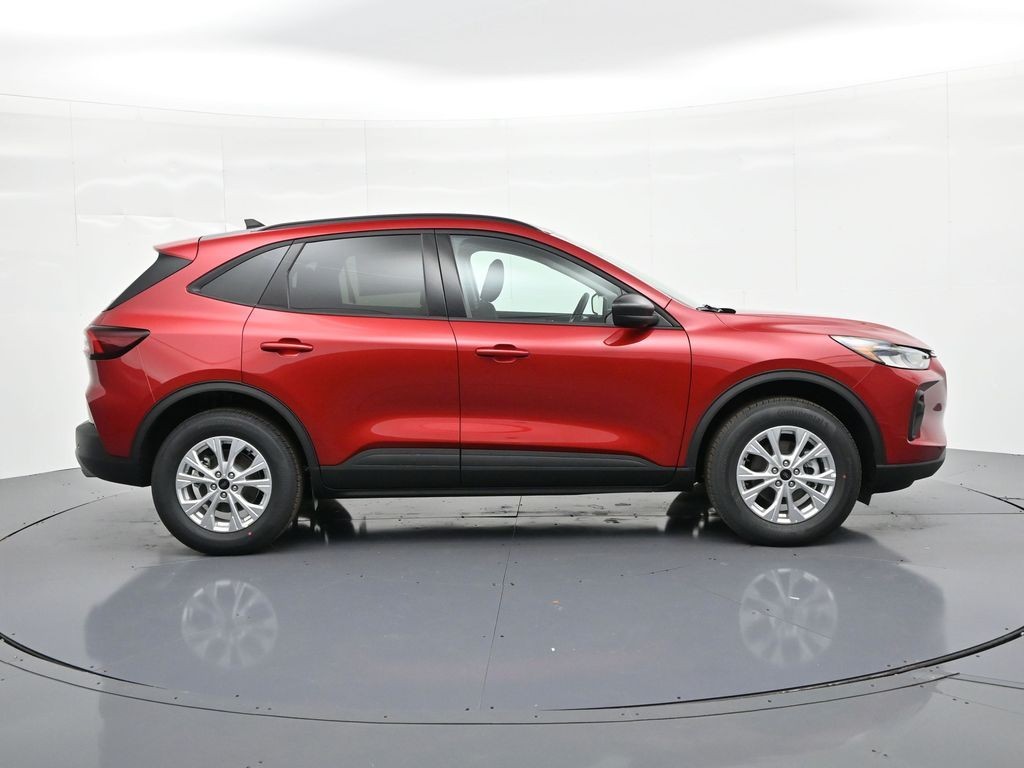 Ford Escape Vehicle Full-screen Gallery Image 5