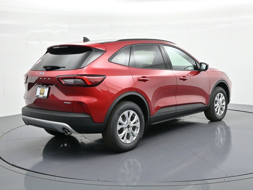 Ford Escape Vehicle Full-screen Gallery Image 6