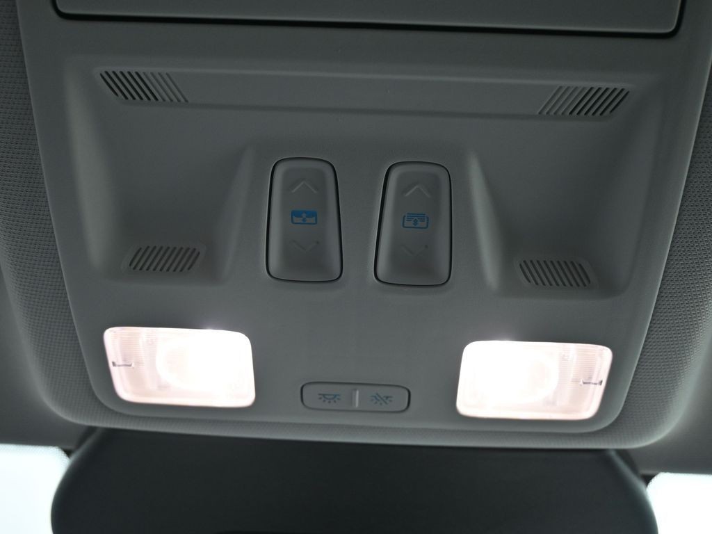 Ford Escape Vehicle Full-screen Gallery Image 14