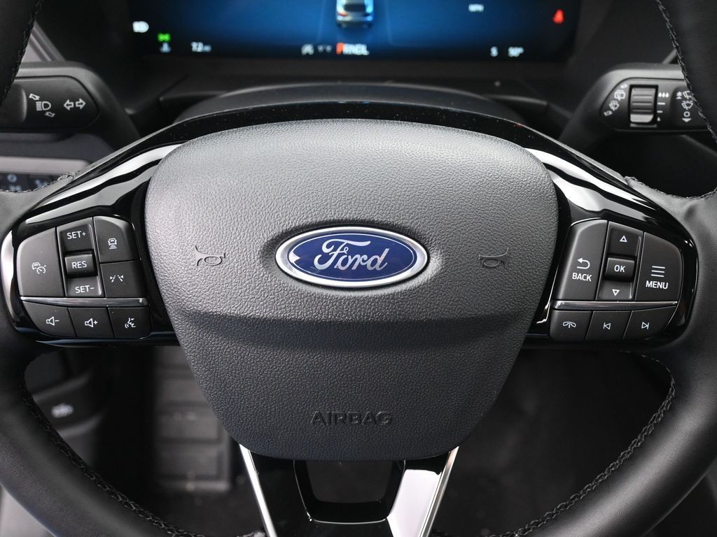 Ford Escape Vehicle Full-screen Gallery Image 15