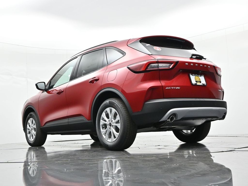 Ford Escape Vehicle Full-screen Gallery Image 27