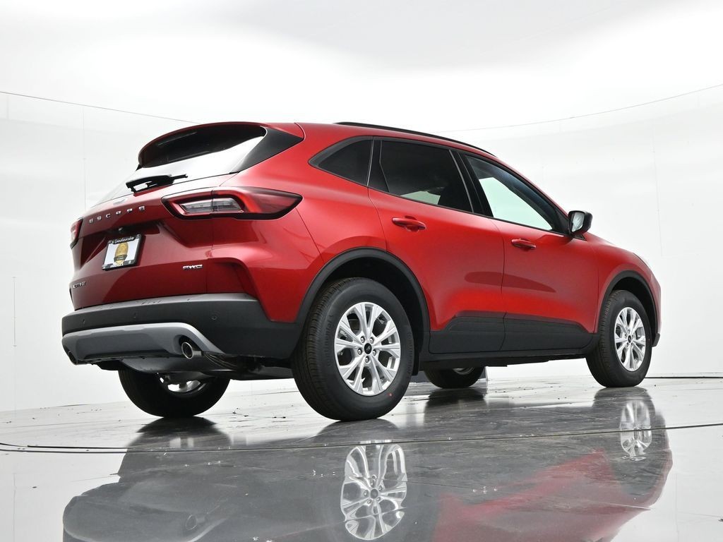 Ford Escape Vehicle Full-screen Gallery Image 29