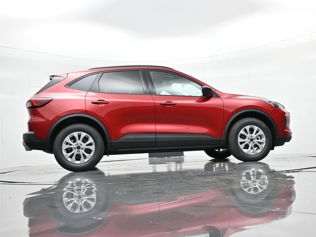 Ford Escape Vehicle Full-screen Gallery Image 30