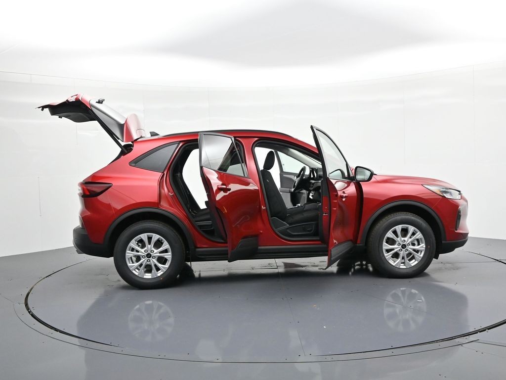 Ford Escape Vehicle Full-screen Gallery Image 31