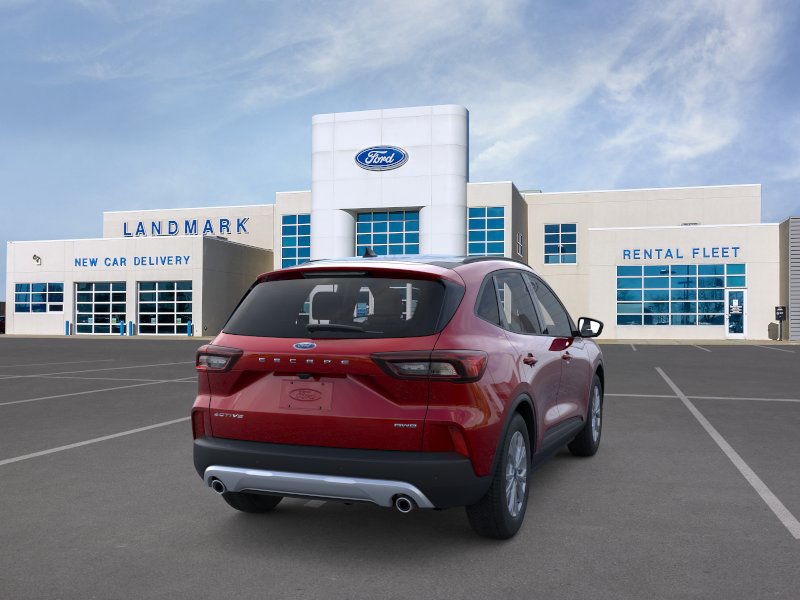 Ford Escape Vehicle Full-screen Gallery Image 8