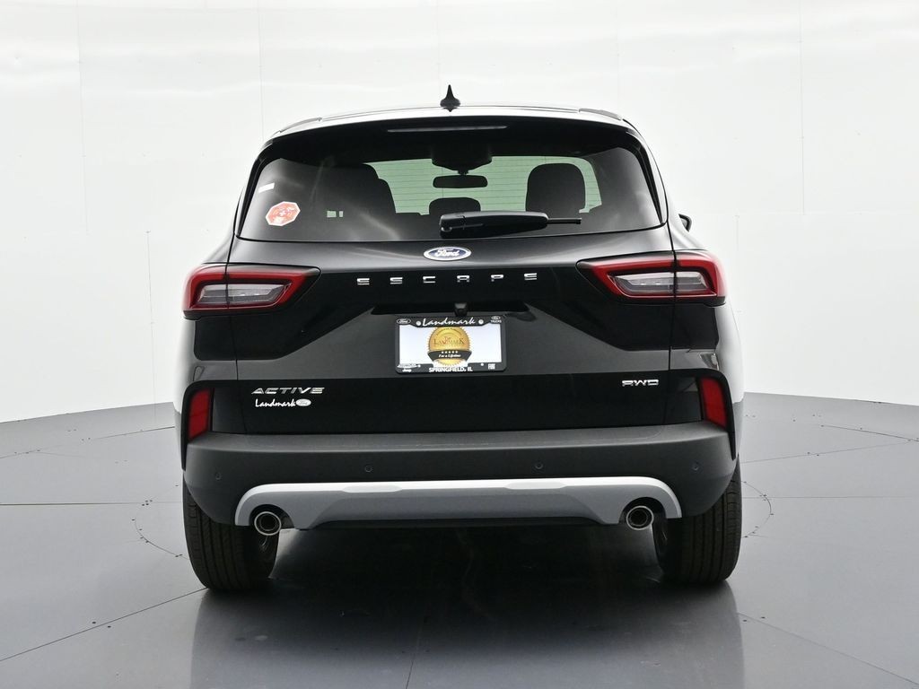 Ford Escape Vehicle Full-screen Gallery Image 7