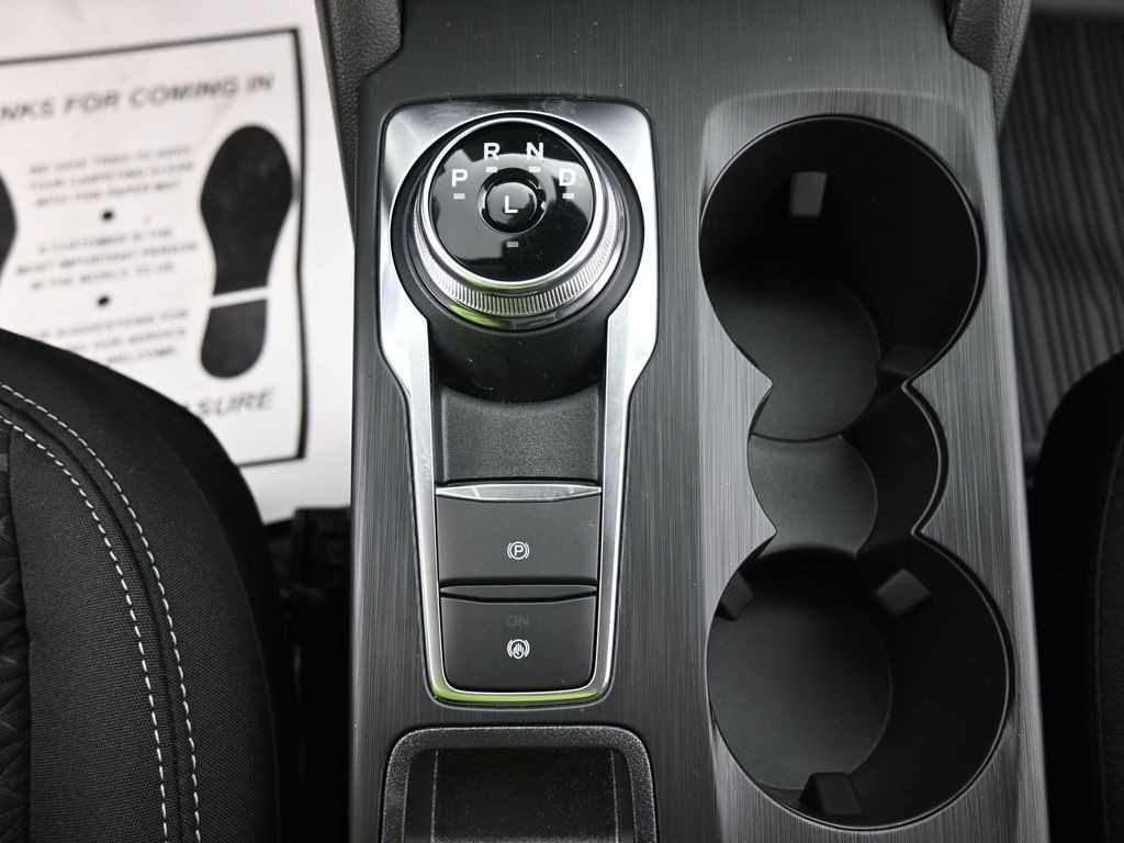 Ford Escape Vehicle Full-screen Gallery Image 12