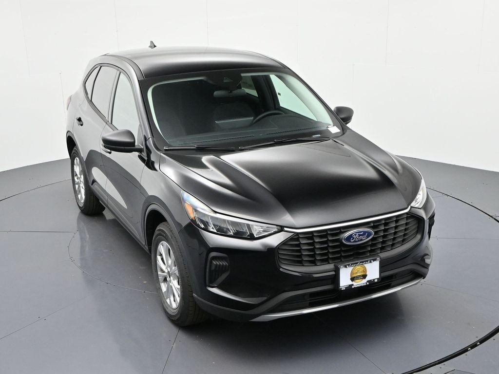 Ford Escape Vehicle Full-screen Gallery Image 17