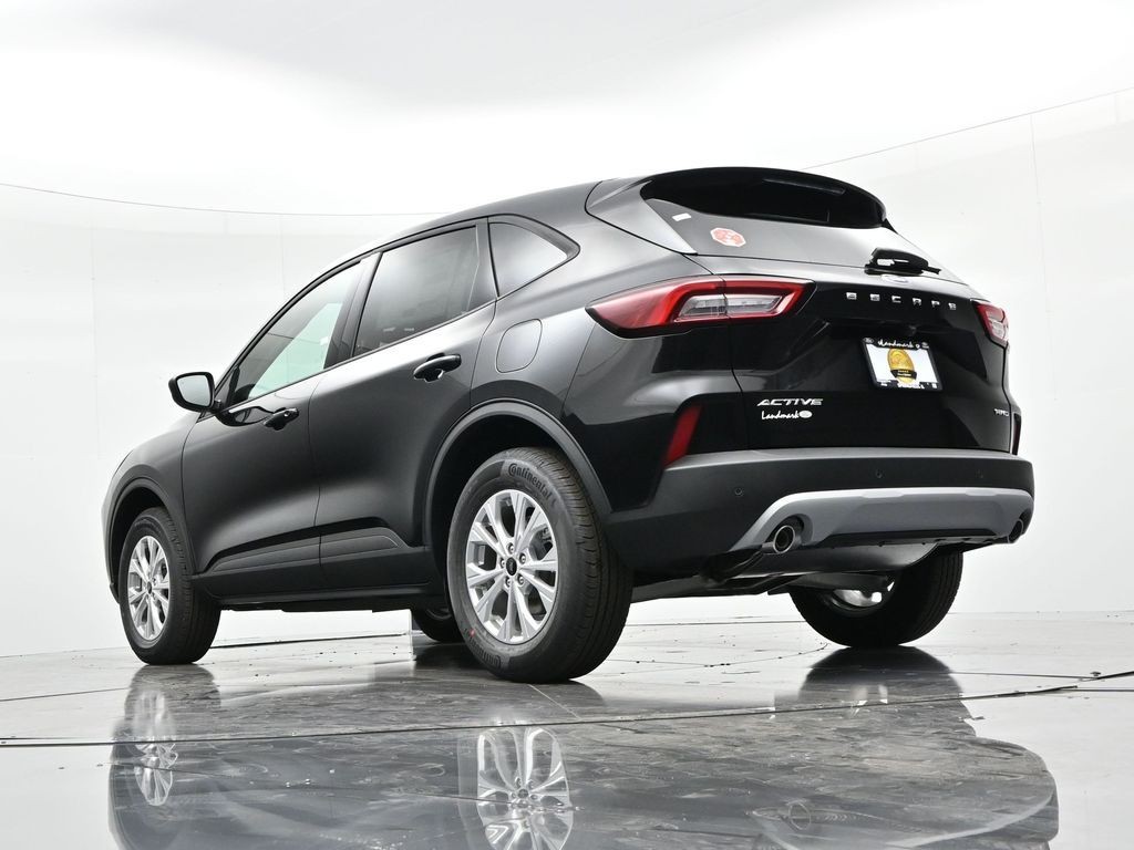 Ford Escape Vehicle Full-screen Gallery Image 21