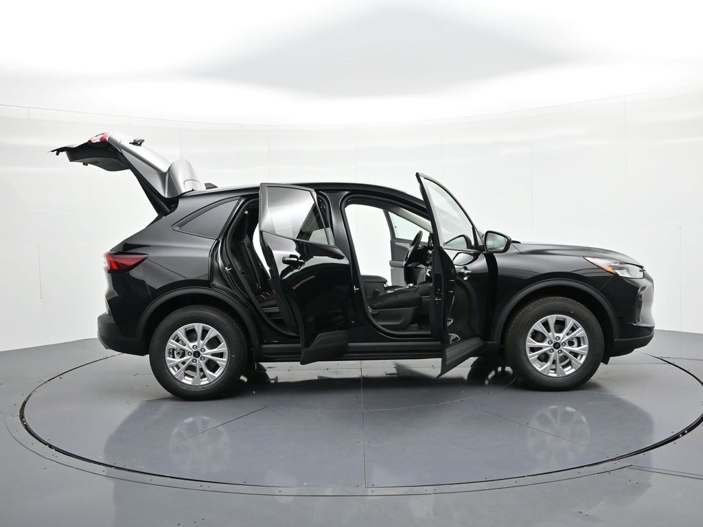 Ford Escape Vehicle Full-screen Gallery Image 25