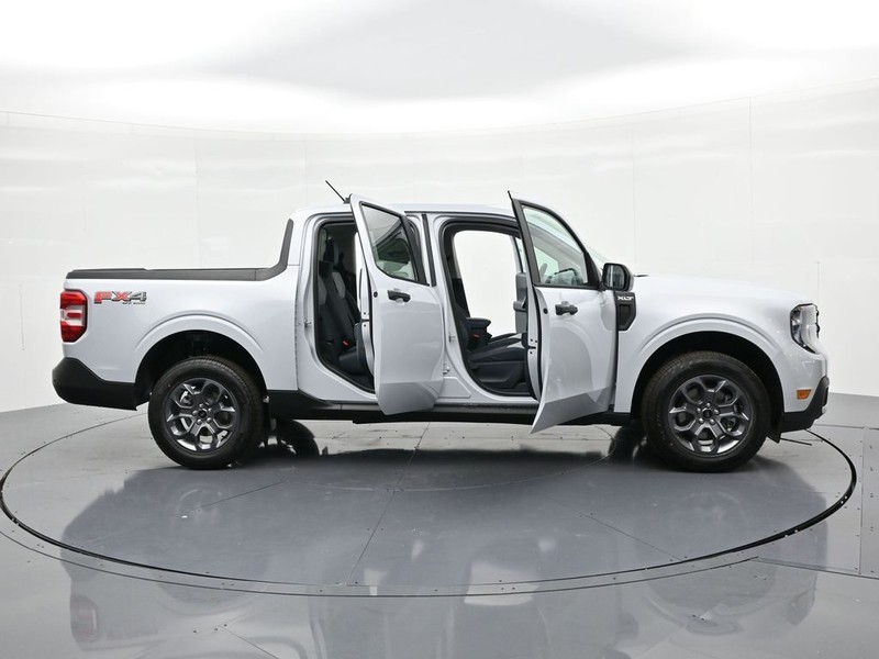 Ford Maverick Vehicle Full-screen Gallery Image 25