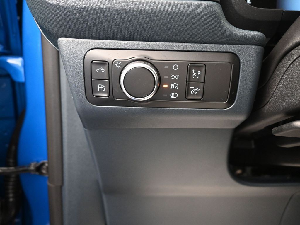 Ford Maverick Vehicle Full-screen Gallery Image 11