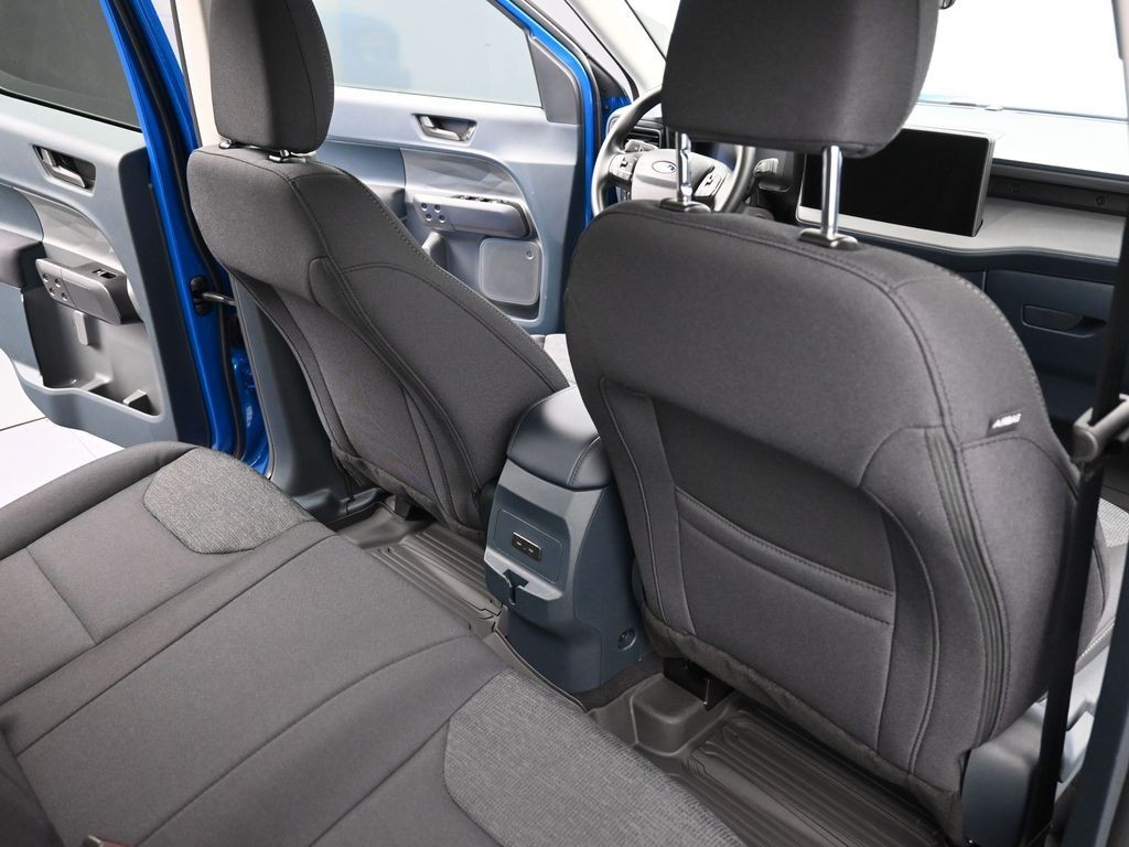 Ford Maverick Vehicle Full-screen Gallery Image 18