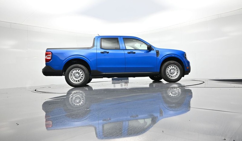 Ford Maverick Vehicle Full-screen Gallery Image 26