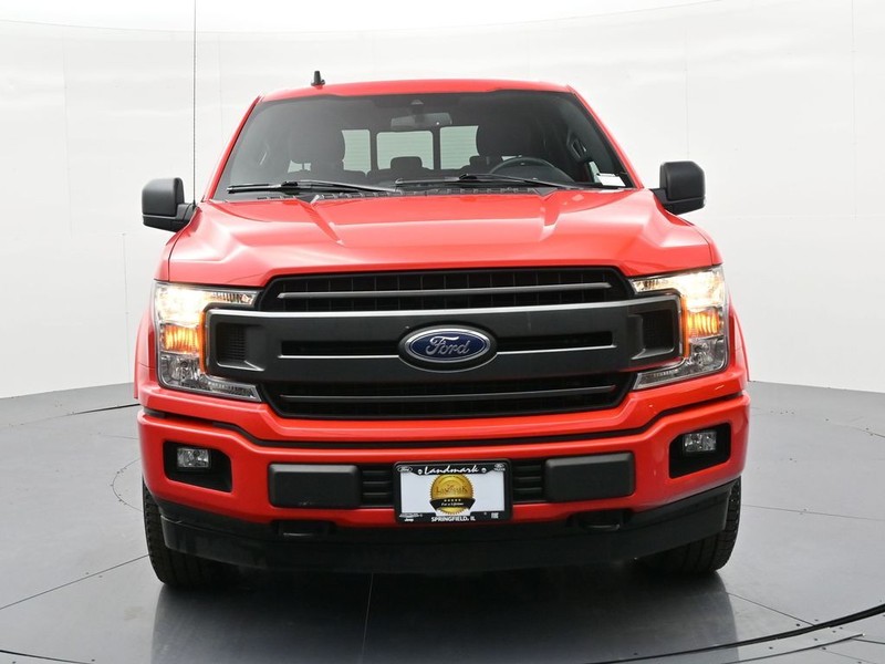 Ford F-150 Vehicle Full-screen Gallery Image 2