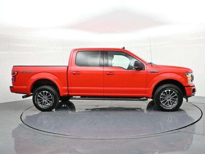 Ford F-150 Vehicle Full-screen Gallery Image 4