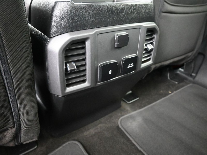Ford F-150 Vehicle Full-screen Gallery Image 9