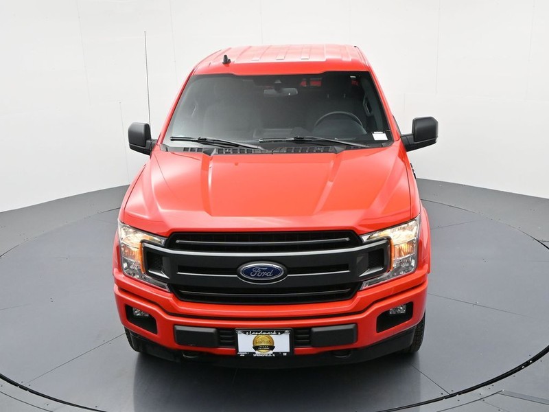 Ford F-150 Vehicle Full-screen Gallery Image 14