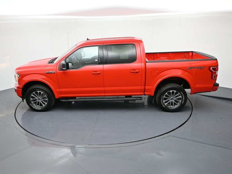 Ford F-150 Vehicle Full-screen Gallery Image 16