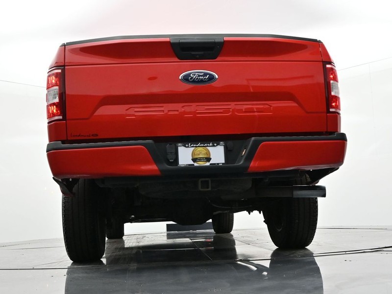 Ford F-150 Vehicle Full-screen Gallery Image 18