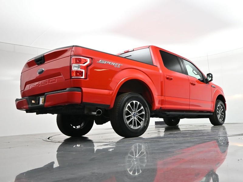 Ford F-150 Vehicle Full-screen Gallery Image 19